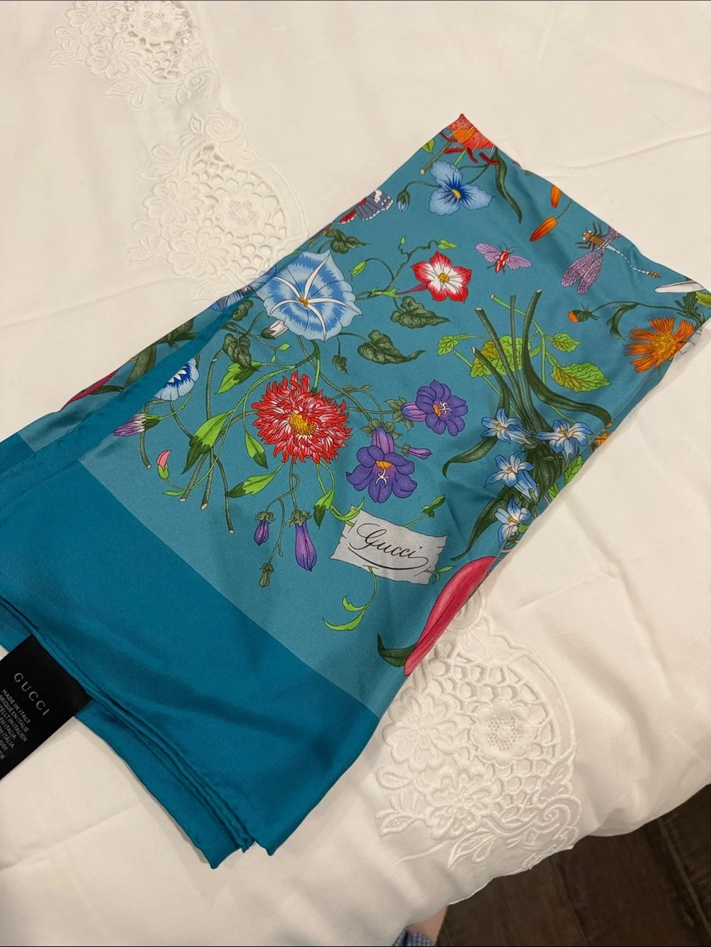 Authentic Gucci Printed silk twill carré Bright Turquoise Silk Floral Scarf